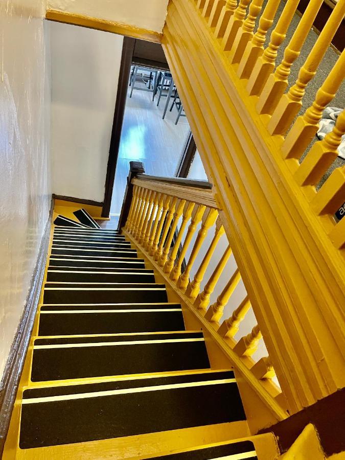 3 Bedrooms, Boardwalk Duplex Beachblock Home! Атлантик Сити Экстерьер фото