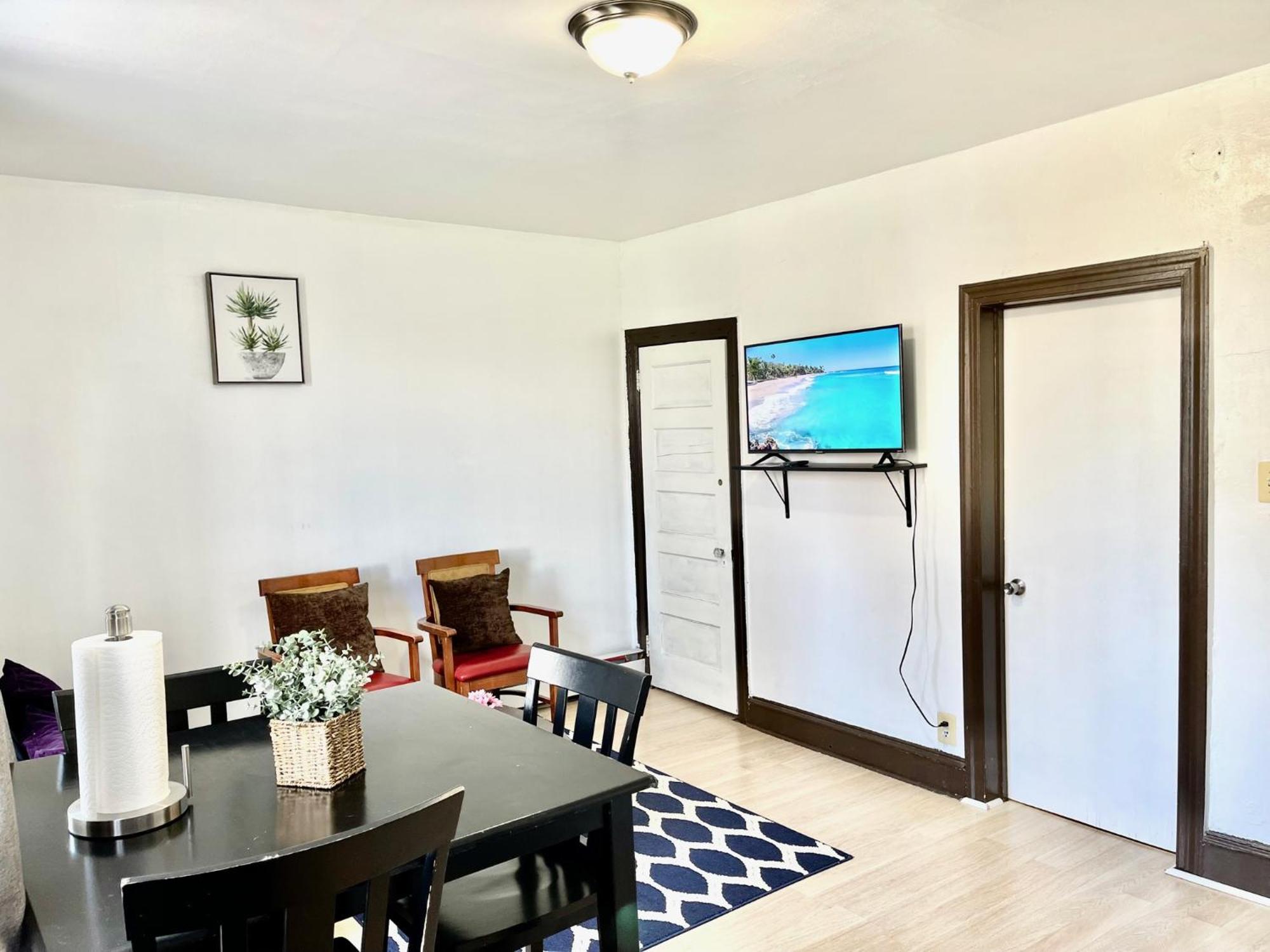 3 Bedrooms, Boardwalk Duplex Beachblock Home! Атлантик Сити Экстерьер фото